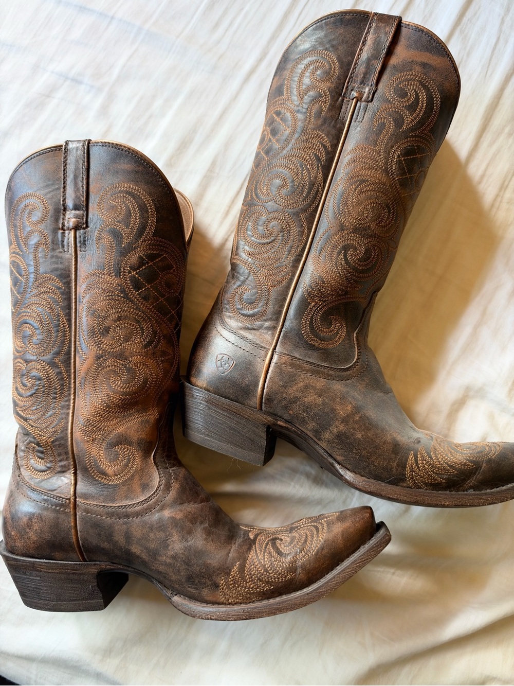 Classic Brown Distressed Leather Western Boots